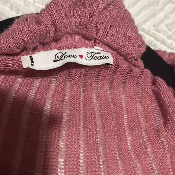 Y2K dark pink-ish purple-ish vintage crop cardigan. Ties in front. Flare sleeves - Picture 5 of 6